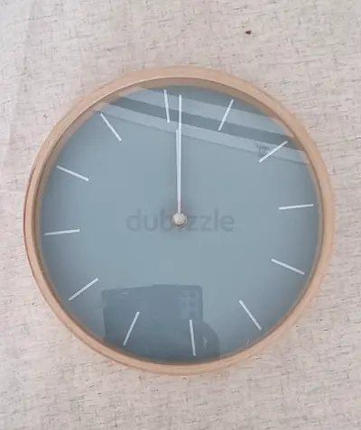 Simple round wooden wall clock - minimal design 26cm