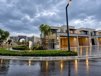 NO COMMISSION SPECIAL OFFER 3 BEDROOM TOWNHOUSE BRAND NEW HUGE LAYOUT
