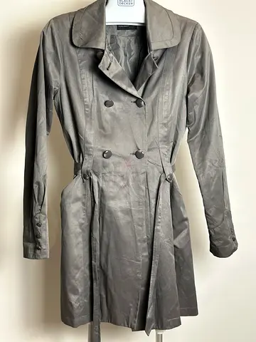 Pre- owned Grey women's double-breasted trench coat, size Large