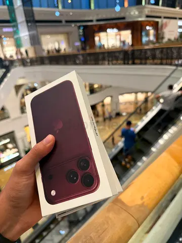 Iphone 18 pro max burgundy || uae||512 gb AED6800