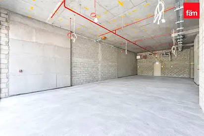 7 Parkings I Prime Location I Community Expert