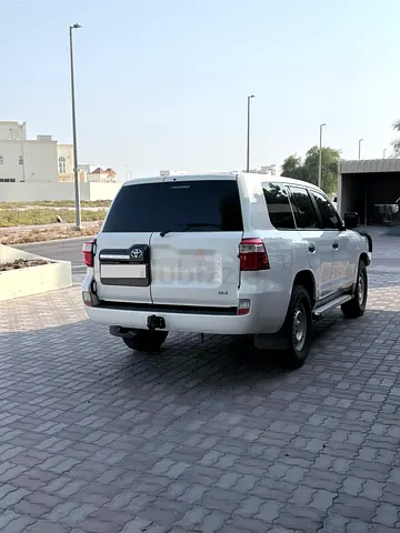 Toyota Land Cruiser 2013 GCC Specs in Excellent Condition