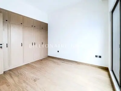 Corner unit | single row | near to lagoon