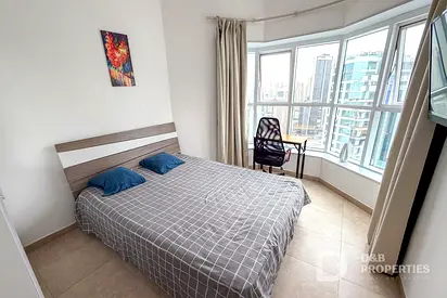Furnished | High Floor | Lake and Skyline View