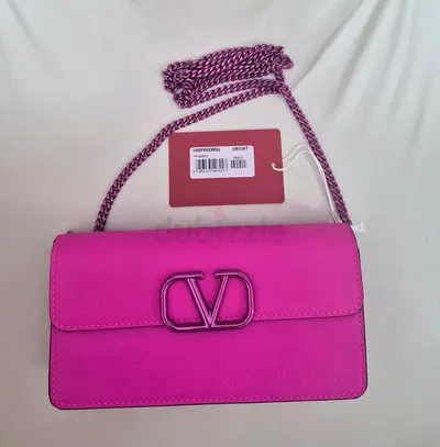Valentino Garavani VLogo pink grainy leather wallet on chain