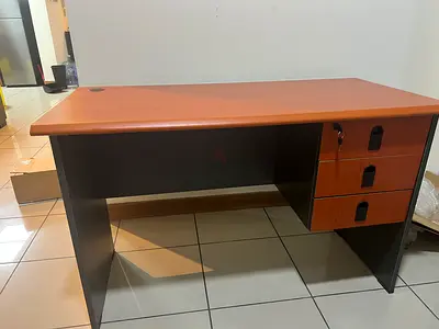 Office wooden desk with 3 drawers