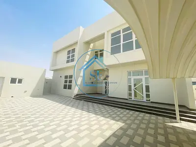 Spacious 7-Bedroom villa I Vacant I prime location