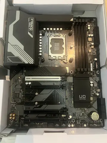 Gigabyte Z790 UD AX DDR5 Motherboard – Intel 12th/13th/14th Gen – LGA1700