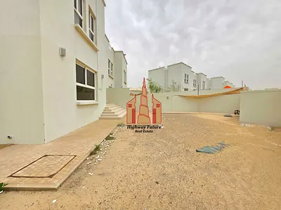Spacious 3Bhk Villa with one mater bedroom built in wardrobes ,maids room Garden parking Garrge 110k