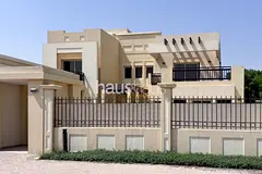 5BR Corner Villa | Large Garden | 7,945 Sq Ft Plot