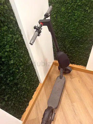 Used electric scooter in good condition — foldable commuter scooter