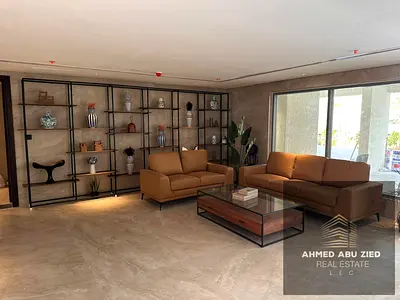 شقة جاهزة للسكن - غرفتا نوم رئيسيتان + صالة - مطبخ - غرفة غسيل - مبنى عائلي - تكييف مركزي + مولد كهرباء احتياطي - قريب من جميع الخدمات - قريب من طريق