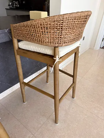 2 Wicker bar stools
