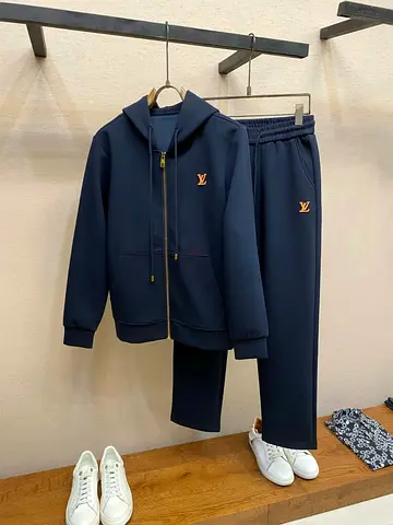 LV set for men