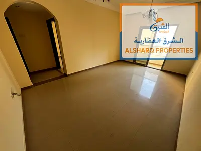غرفه وصاله مساحه واسعه بلكونه باطلاله متميزة موقع خدمي وقريب من كل الخدمات