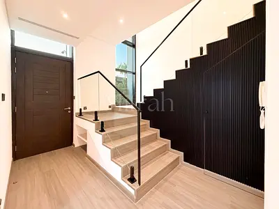 Newly Renovated | Semi-Detached Villa | Front of Park