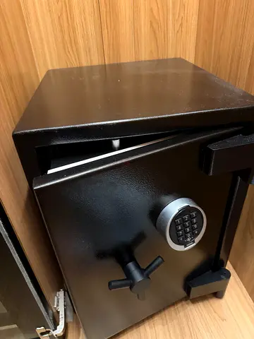 Safe box