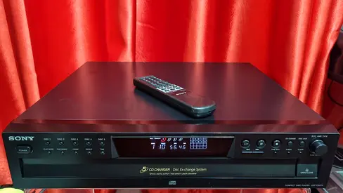 Sony 5-Disc CD Changer Player with Remote - Good Working Condition