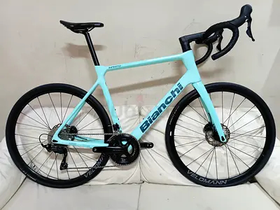 FullCarbon Bianchi Infinito RoadBike Shimano 105 12*2Speed NewMan WheelSet full Intagrated 2025Model