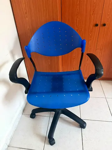 Blue Plastic Swivel Office Chair with Armrests — Good Used Condition