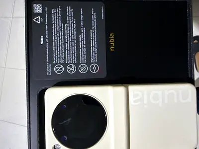 Nubia Flip Dual SIM Cosmic Black 8GB+12GB RAM 256GB 5G - International Version