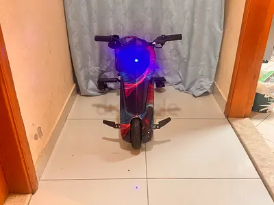 Electric scooter in good working condition — urban commuter