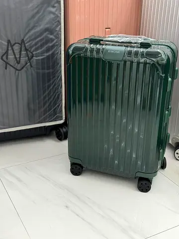 Rimowa essential cabin