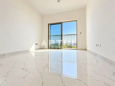 Affordable Studio | Bright Interiors | Time 1, DLRC