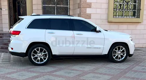 2015 Jeep Grand Cherokee Summit Only 123k KM GCC Specs in Excellent Condition
