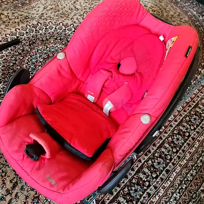 Branded maxicosi infant car seat / baby carrier - good condition