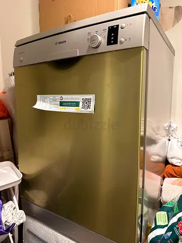 Bosch freestanding dishwasher - BRAND NEW condition