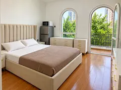 Master room tree facing balacony for rent