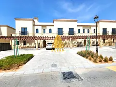 SPACIOUS 2BR TOWNHOUSE | PRIVATE GARDEN | 2 LEVELS | READY TO MOVE IN