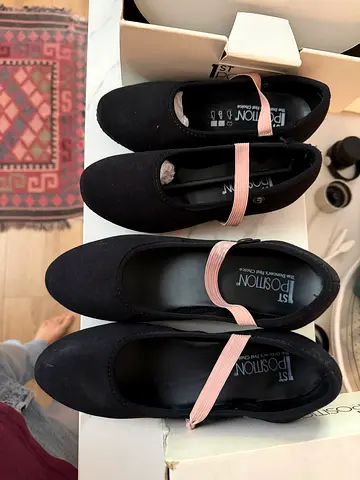 Ballet shoes size 2 only used once