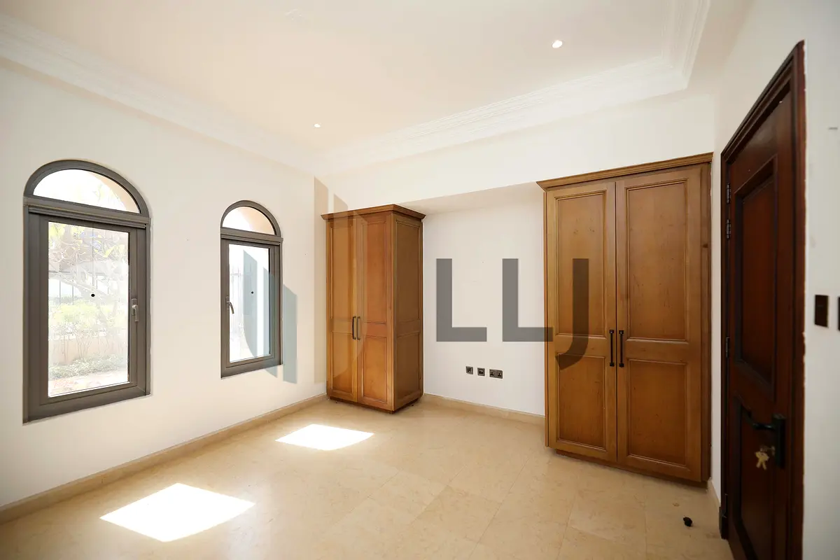 Beautiful Villa w/ Landscape Garden| Available Nov