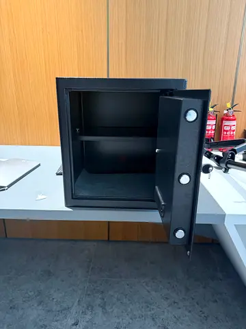 Safe box