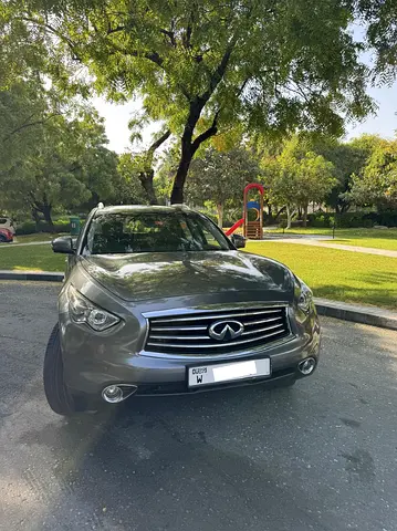 2015 Infiniti QX70 照片 1