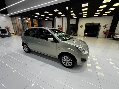 2015 FORD FIGO 照片 3