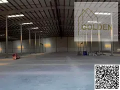 Large industrial warehouse in a strategic location