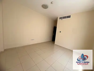 # التسليم كأول ساكن | غرفتين وصالة بالشارقة | 32,000 درهم | بلكونة وحمامين | تكييف وغاز مركزي | شهر مجاني | موقف ترابي | قرب الكورنيش