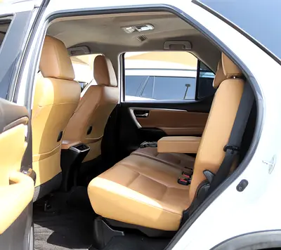 2021 Toyota FORTUNER — миниатюра 11