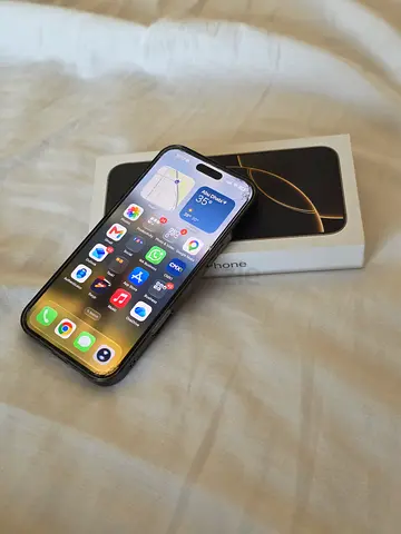 IPhone 16 pro max 1 TB no scratches with box