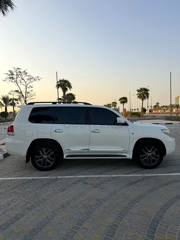 Toyota Land Cruiser GXR 2010 GCC Specs