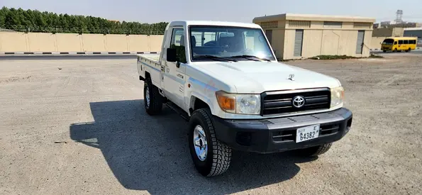 Toyota Land Cruiser 70 Series LC 79 Base 2015 GCC Specs