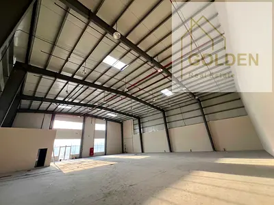 With an electric power of 130 kva, a new warehouse at an exclusive price, an entrance facing a main road, making it suitable for various industrial, trade and storage activities.