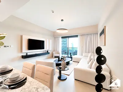Luxury 3 Bedroom Balcony l All Bills Inc l Free wifi - Parking - Cleaning