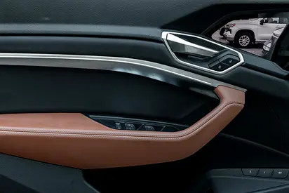 2024 AUDI Q8 E-TRON — миниатюра 13