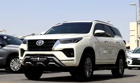 2021 Toyota FORTUNER — фото 3