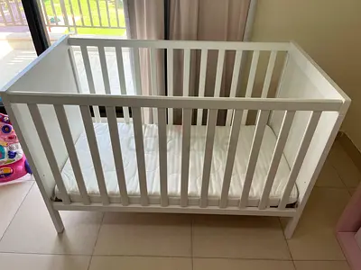 IKEA SUNDVIK Baby Cot – Complete Set – AED 500