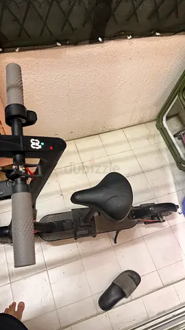 Electric scooter with seat — foldable commuter e-scooter (used)